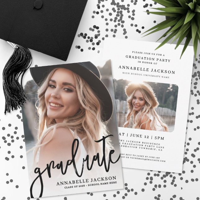 Invitation Script Tendance Diplômé Simple Photo Remise des di (Trendy Script Graduate Simple Photo Graduation Invitation)