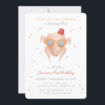 Invitation Série T.V. Friends | Premier anniversaire de la Tu<br><div class="desc">Fêtez votre prochain anniversaire avec l'Invitation d'anniversaire des FRIENDS™ 'Turkey Chalkboard Birthday Invitation'. Inspirée par l'émission télévisée bien-aimée, cette invitation ajoute une touche d'humour et de nostalgie à votre événement spécial. Avec sa dinde emblématique aux lunettes de soleil et son fez, rappelant l'inoubliable moment de Thanksgiving de Monica, dressée contre...</div>