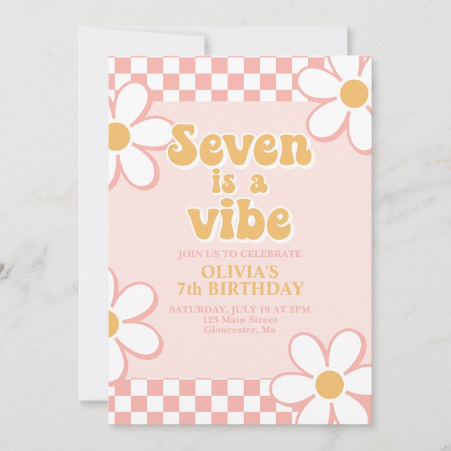 Invitation Seven est une Vibe Retro Check Pink Daisy (Devant)