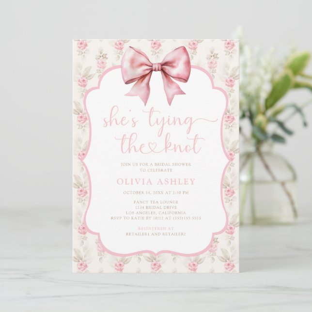 Invitation Shabby Chic Bow She's Tying the Knot Fête des mari (Debout devant)