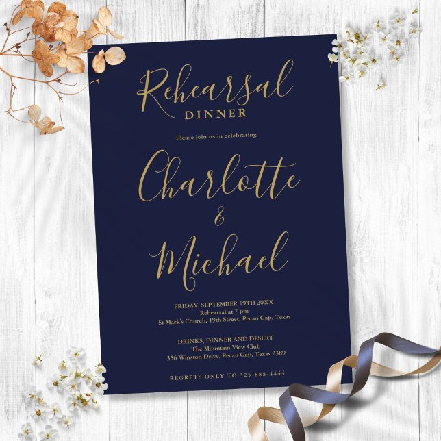 Invitation Signature Script Marine Bleu Dîner de répétition d (Signature Script Navy Blue Gold Rehearsal Dinner Invitation)