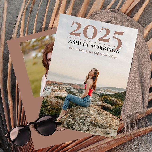 Invitation Simple et élégant diplômé 2026 avec deux photos en (Simple Classy 2025 Two Photo Collage Terracotta Graduation Announcement -- Print | Download)
