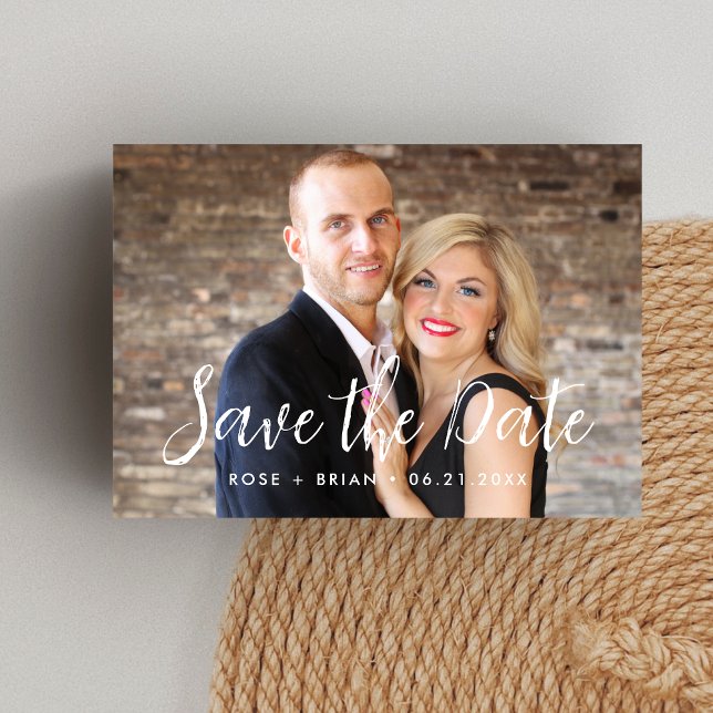 Invitation simple et élégante pour annoncer la dat (Simple elegant photo save the date invitation shares your love story with timeless charm.)