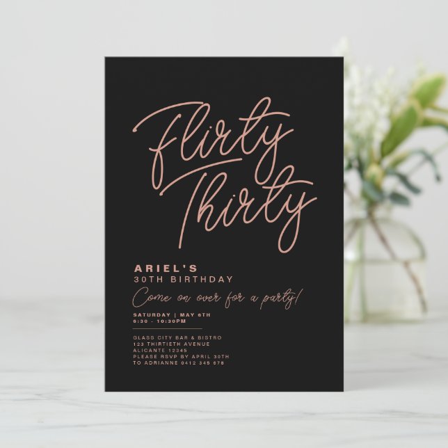 Invitation simple et moderne pour un trente ans co (Debout devant)