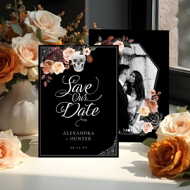 Invitation Skeleton Hand Ring Goth Mariage de automne Enregis (Skeleton Hand Ring Goth Fall Wedding Save the Date Invitation - Front & Back)