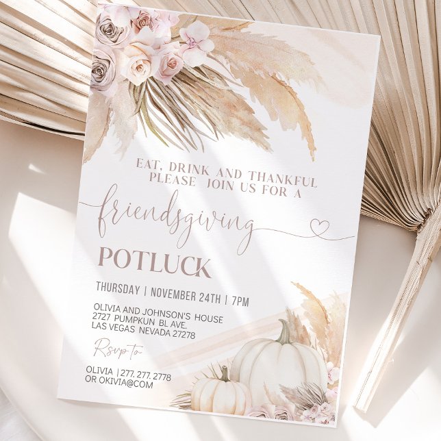 Invitation Soirée Amicale Soirée Soirée Merci Automne Automne (Autumn Friendsgiving dinner table setup with warm colors, candles, pumpkins, and fall-themed decorat)