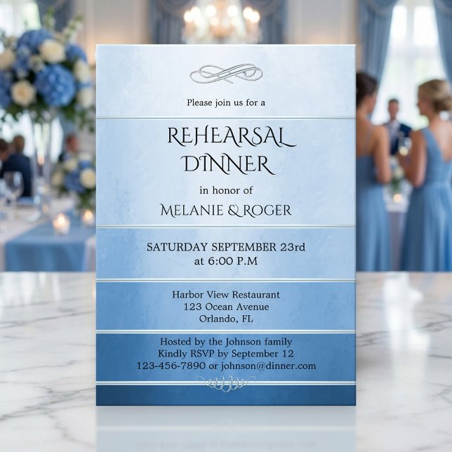 Invitation Soirée Bleu Argent rayé sur ton Dîner de répétitio (Rehearsal dinner invitation featuring a watercolor painted blue tone on tone striped design)