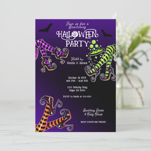 Invitation Soirée d'Halloween violette ensorcelante de jambes (Debout devant)