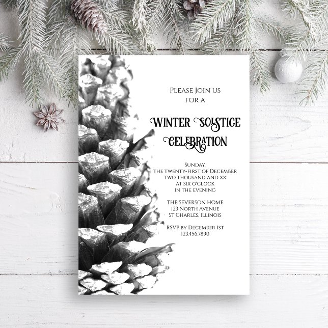 Invitation Solstice d'hiver naturel du cône de pin (Invite guests to your wintery celebration with the Natural Pine Cone Winter Solstice Invitation.)
