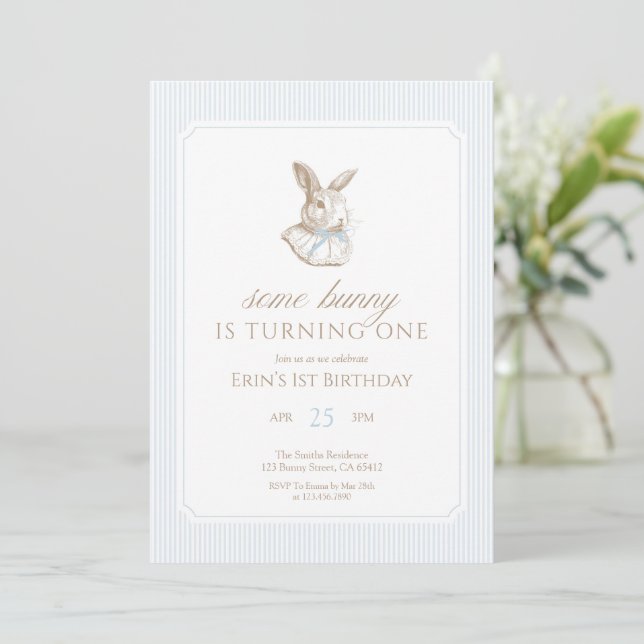 Invitation Some Bunny Is Turning One Blue Bow 1st birthday (Debout devant)