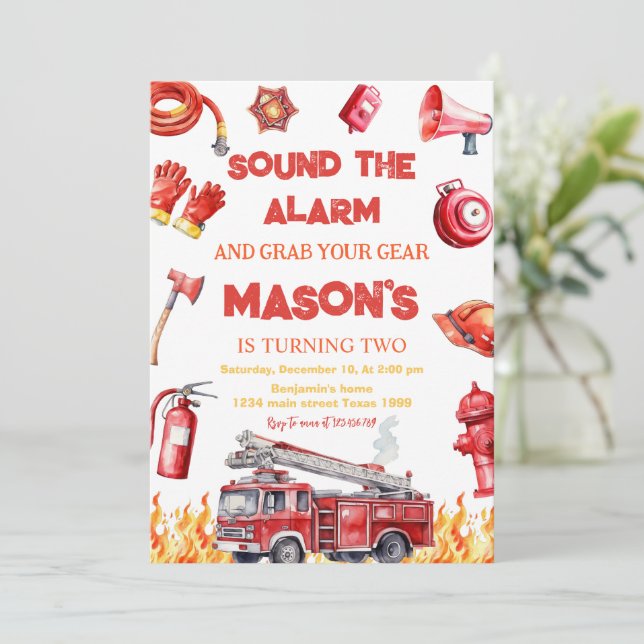 Invitation Sound the alarm Fire truck Firefighter Birthday (Debout devant)
