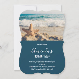 Invitation Starfish sur une plage de sable Photo Anniversaire