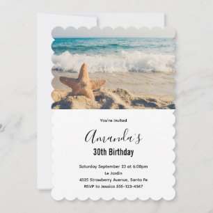 Invitation Starfish sur une plage de sable Photo Anniversaire