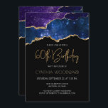 Invitation Starry Gold Agate Geode 60e fête d'anniversaire<br><div class="desc">Cette invitation branchée à la fête du 60e anniversaire présente une aquarelle d'une géode d'agate dans les tons bleu et violet, parsemée d'étoiles scintillantes et parée de reflets de parties scintillant d'or. Les mots "60e anniversaire" apparaissent dans la parties scintillant en faux or dans la police décorative moderne d'écriture manuscrite....</div>