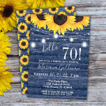 Invitation Sunflower String Lights Blue 70e fête d'anniversai<br><div class="desc">Tournesol rustique bleu 70ème anniversaire "bonjour 70!" avec lumières de bocal de mason et belle impression que vous pouvez customiser avec toutes les informations de votre fête d'anniversaire. avec lumières de bocal de mason et belle impression que vous pouvez customiser avec toutes les informations de votre fête d'anniversaire.</div>