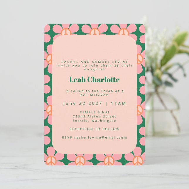 Invitation Super Fleur Retro Peace Pink Green Bat mitzvah (Debout devant)