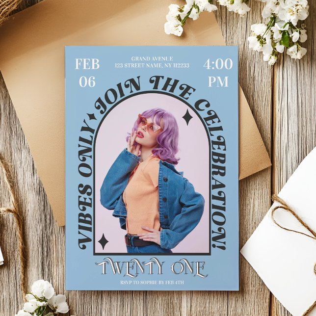 Invitation Super Moderne Retro Arch Photo Anniversaire (vibes only join the celebration frasurbane retro custom photo birthday invitation)