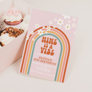 Invitation Super Nine est une Vibe margueuse arc-en-ciel 9E a