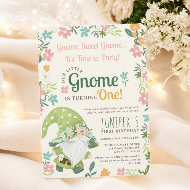 Invitation Superbe Floral Bois Gnome 1er anniversaire (Cute Green Floral Woodland Gnome 1st Birthday Invitation)