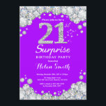 Invitation Surprise 21e anniversaire Diamant mauve et argent<br><div class="desc">Invitation surprise 21e anniversaire. Arrière - plan rouge diamant de Rhénanie violette et argentée. Élégant invitation du Bassin d'Anniversaire. Anniversaire adulte. Les femmes,  anniversaire. Hommes Anniversaire.
Pour plus de personnalisation,  cliquez sur le bouton "Customiser" et utilisez notre outil de conception pour modifier ce modèle.</div>