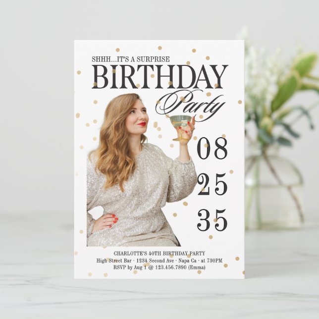 Invitation Surprise écriture moderne Adulte Anniversaire Or (Debout devant)
