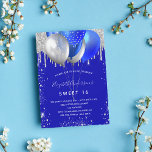Invitation Sweet 16 ballons de parties scintillant bleu royal<br><div class="desc">Un arrière - plan bleu royal. Décoré avec des gouttes de parties scintillant en faux argent,  la peinture goutte à goutte,  les étincelles et les ballons. Personnalisez et ajoutez un nom et des détails du parti. Le nom est écrit avec un script de style écrit à la main.</div>