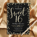 Invitation Sweet 16 moderne Black Gold Parties scintillant Fi<br><div class="desc">"Bonne Douce 16". Envoyez cette invitation de fête étonnante, pétillante, girly, festive, moderne, personnalisée pour un événement à retenir. La typographie de script de parties scintillant d'or et les confettis superposent un arrière - plan noir. Plus de confettis de parties scintillant d'or recouvre le noir sur le dos. Personnalisez le...</div>