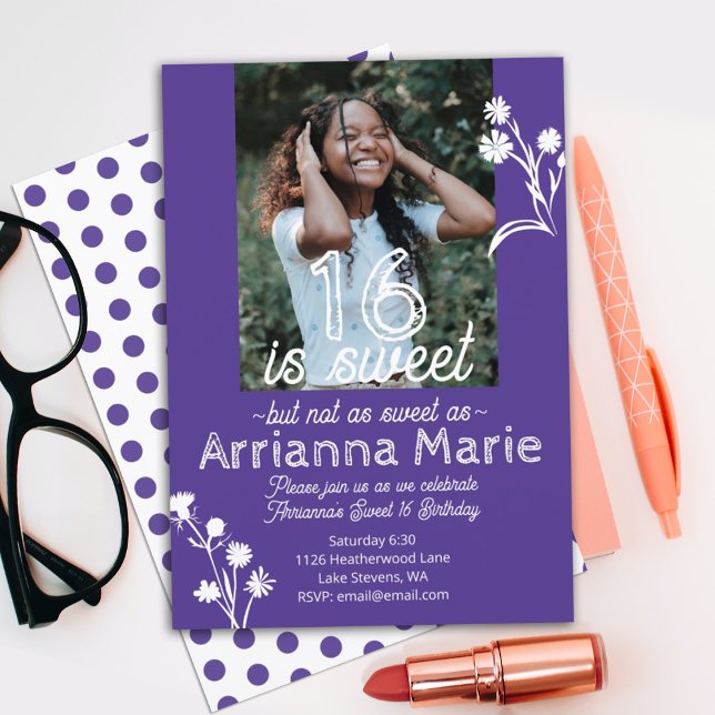 Invitation Sweet 16 violet, Fleurs blanches fête d'anniversai (purple sweet 16 sixteen party invitation, floral botanical wild flowers photo 16th birthday invite)