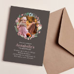 Invitation Sweet Floral Wreath Photo personnalisée Fête d'ann<br><div class="desc">Ces adorables invitations présentent une illustration élégante d'une couronne florale aux belles couleurs pastel sur un mince arrière - plan à rayures verticales et peuvent être personnalisées avec votre photo et votre texte personnalisés. Un design parfait pour les fêtes d'anniversaire de sweet sixteen, quinceaneras, fêtes d'anniversaire de fille, et plus...</div>