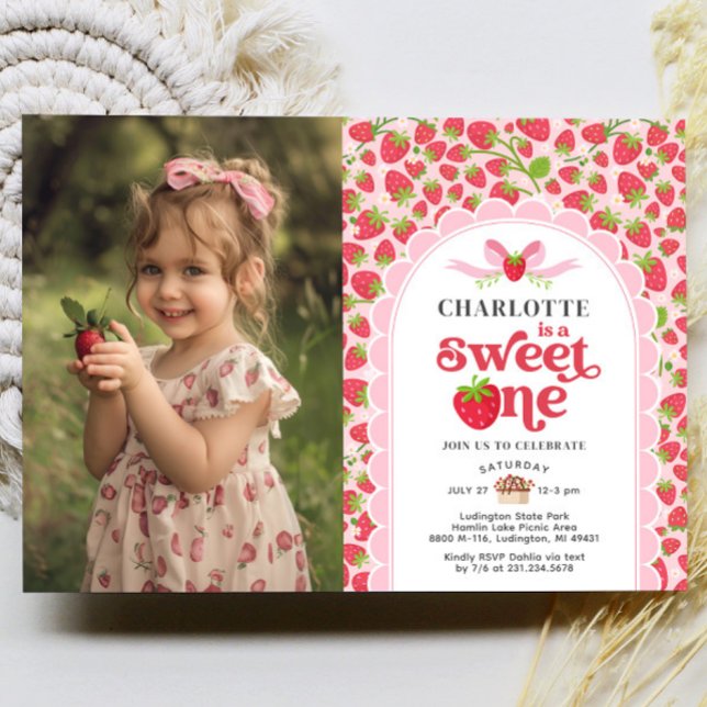 Invitation Sweet One Strawberry 1er Anniversaire Photo Invita (Sweet One Strawberry 1st Birthday Photo Invitation)
