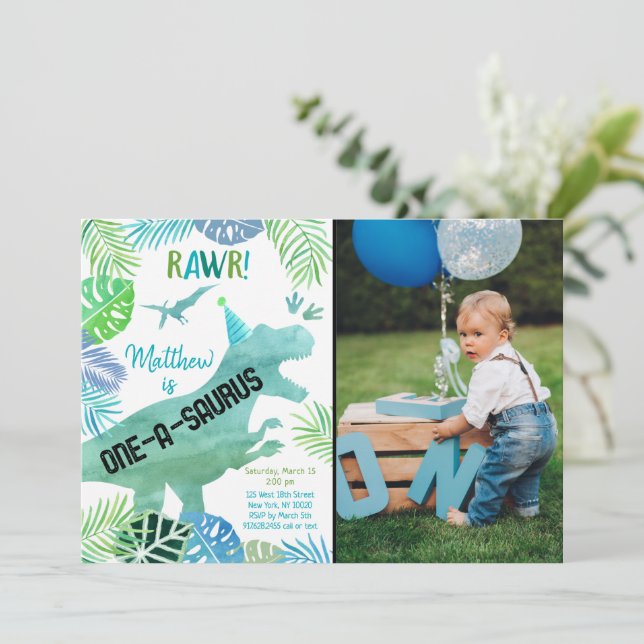 Invitation T Rex Dinosaur 1er anniversaire d'un saurus (Debout devant)