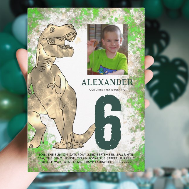 Invitation T-Rex Dinosaur 6e anniversaire de la fête Photo (Dinosaur 6th birthday party invitation with photo template T-Rex dino and Jurassic watercolor splash)