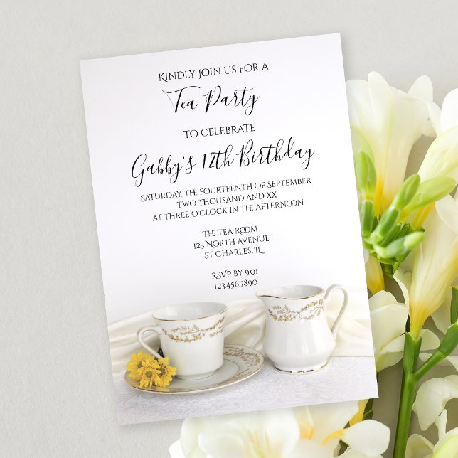 Invitation Tea Cup et marguerites jaunes Anniversaire Tea Par (Créateur téléchargé)