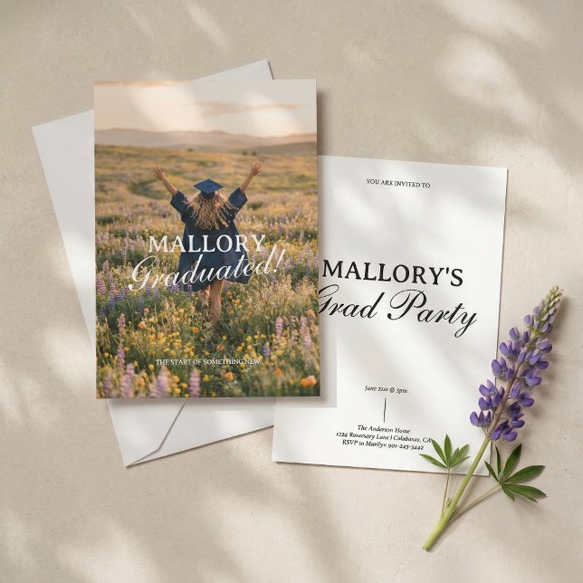 Invitation Tendance et Moderne Script de Photo pour la Remise (Trendy Script Graduation Invitation with Photo)
