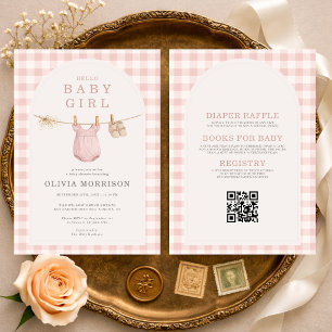Invitation Tenue de bébé fille tout-en-un sur un fil à linge 