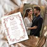Invitation Terracotta Photo Floral Mariage français victorien<br><div class="desc">Célébrez votre journée spéciale avec cette photo en terre cuite faire-part de mariage de France victorienne florale. Doté d'un arrière - plan chaleureux en terre cuite, d'un cadre fleuri vintage orné, d'une typographie élégante d'inspiration française et d'un espace pour une photo fiançailles personnalisable, ce design allie charme victorien intemporel et...</div>