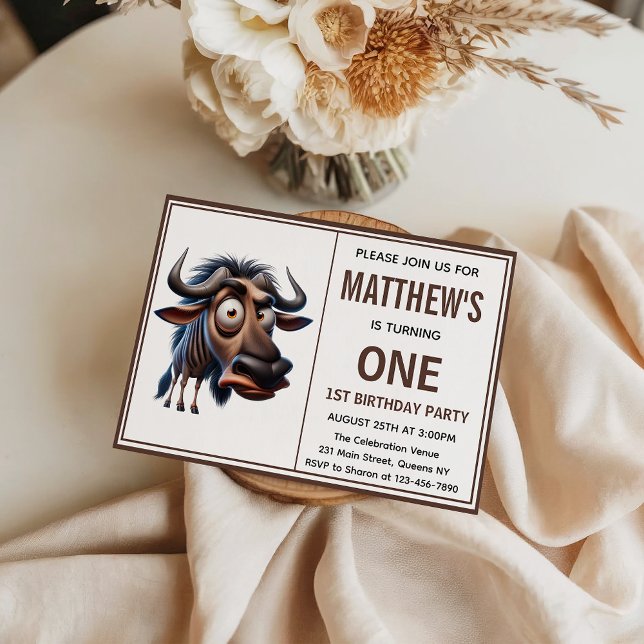 Invitation Thème de ferme de gnous mignon et fou pour 1er ann (Cute Crazy wildebeest Farm Theme 1st Birthday Invitation)
