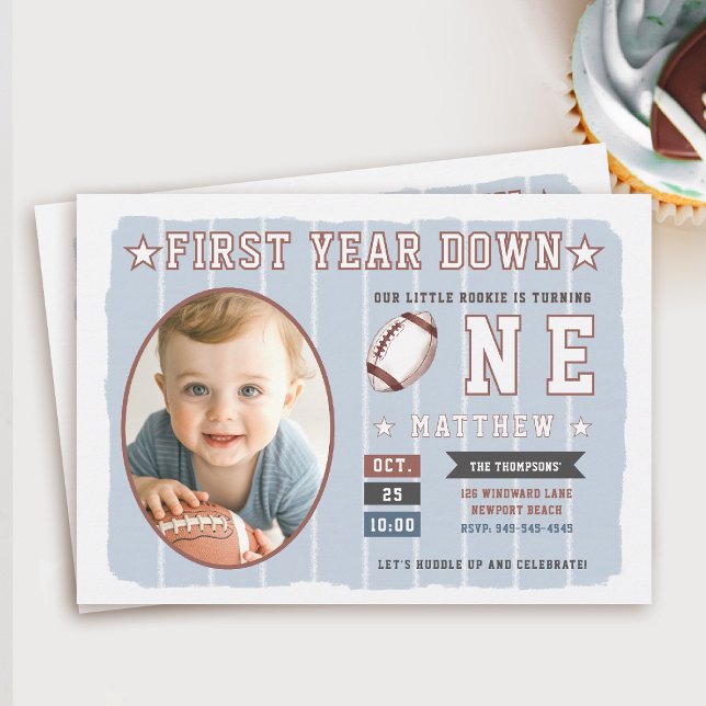 Invitation Thème de football Dusty Blue Stripes Garçon 1er an (first year down football birthday invitation photo sports boy blue white stripes 1st party invite)