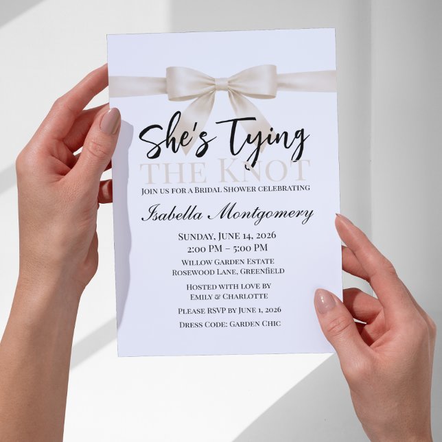 Invitation Thème Elle Noue le Nœud Ruban Ivoire (She’s Tying the Knot Theme Ivory Bow Invitation
)
