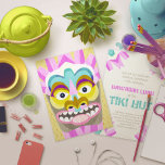 Invitation Tiki Hut Hawaiian Beachcomber<br><div class="desc">Masque Tiki amusant dans des couleurs vives fait une invitation parfaite pour une fête d'anniversaire ou tout autre rassemblement au Tiki Hut ou sur la plage. Mélangez les cocktails tropicaux et profitez d'une ambiance tropicale.</div>