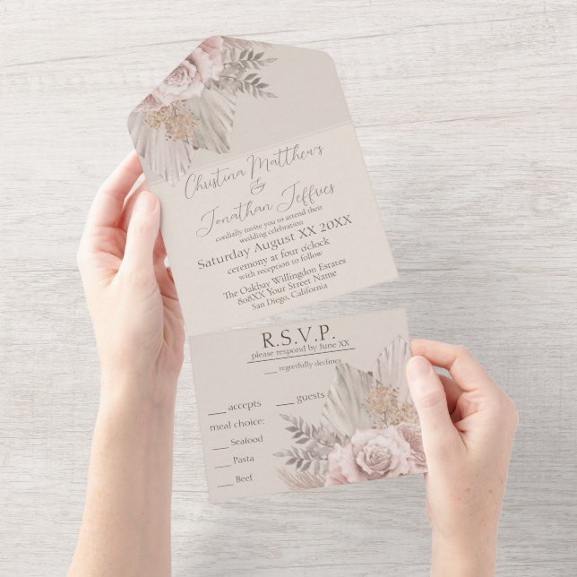 Invitation Tout En Un Aquarelle Boho Roses et Pampas Gris sur Beige (Déchirure)