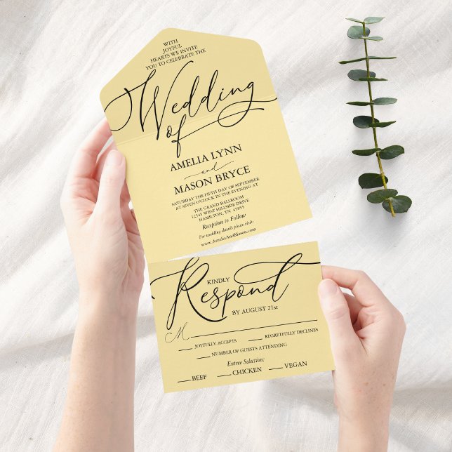 Invitation Tout En Un Beurre Jaune Élégant Calligraphie Script Mariage (Butter Yellow Elegant Script Calligraphy all in one wedding invitation )