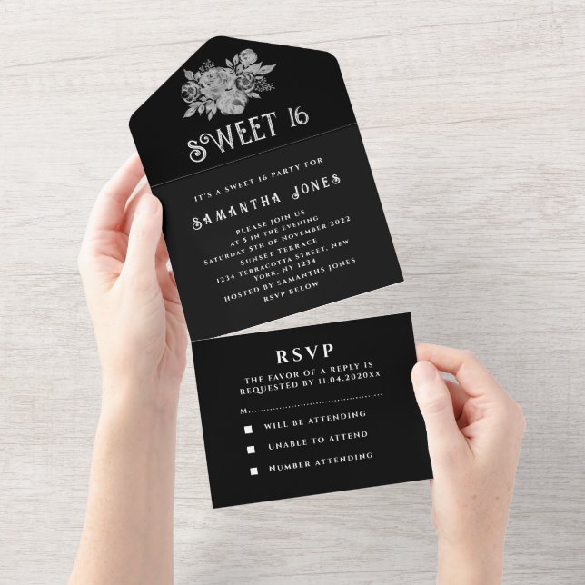 Invitation Tout En Un Black and White Sweet 16 Floral Seize (Déchirure)