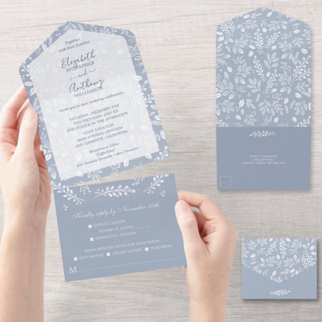 Invitation Tout En Un Botaniques blanches sur Mariage bleu Dusty (Créateur téléchargé)