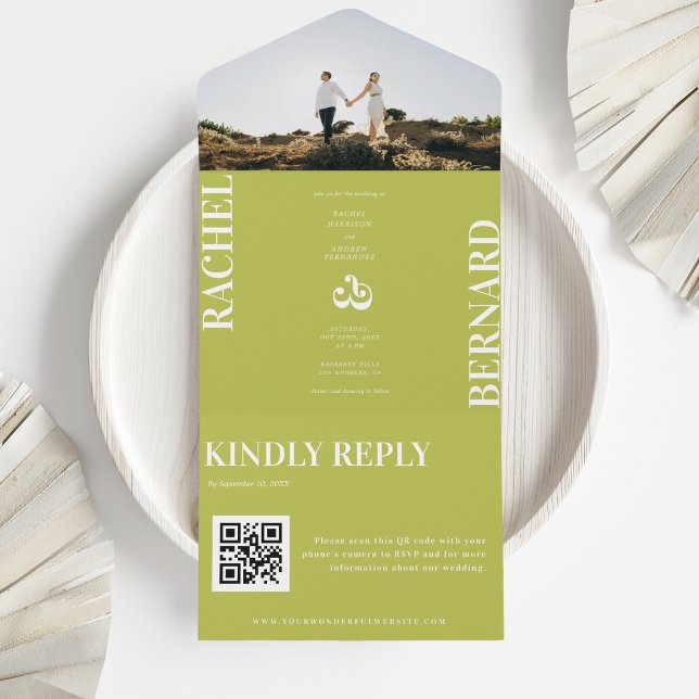 Invitation Tout En Un Code QR de mariage à typographie verte et blanche  (Créateur téléchargé)