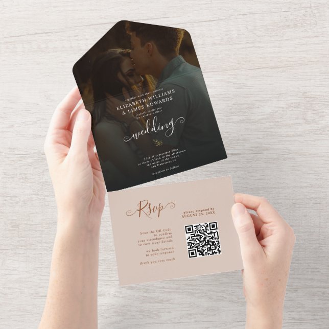 Invitation Tout En Un Code QR de réponse pour un mariage bohème en terra (Déchirure)