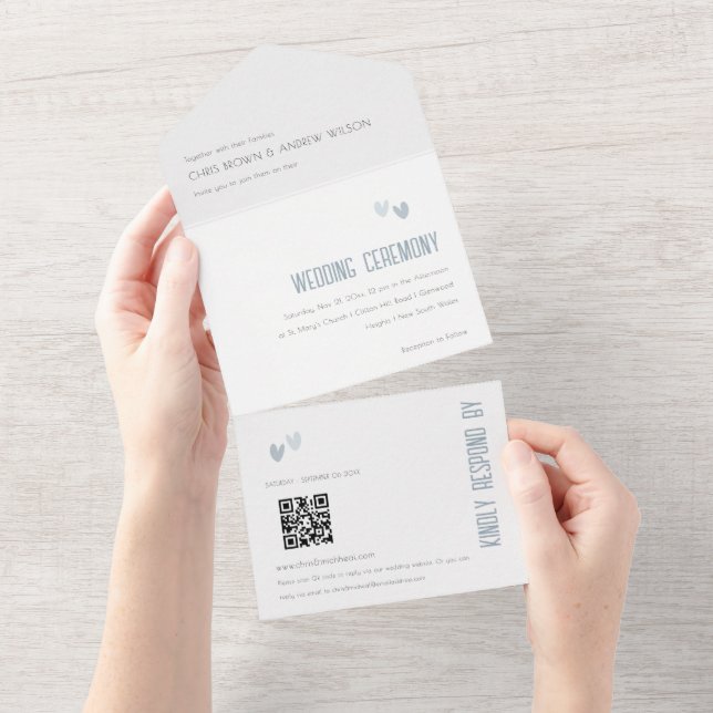 Invitation Tout En Un Code QR Mariage minimum Pastel Dusky Blue Hearts (Déchirure)