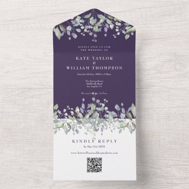 Invitation Tout En Un Code QR Monogramme Fleur de Lilas Mariage Violet (À l'intérieur)
