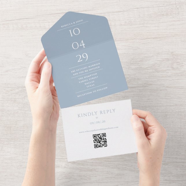Invitation Tout En Un Date de mariage avec code QR Monogramme Bleu Pouss (Déchirure)