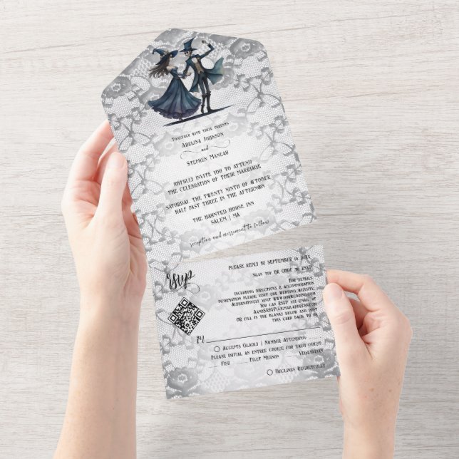 Invitation Tout En Un Dentelle foncée Monogramme Squelette gothique QR C (Déchirure)